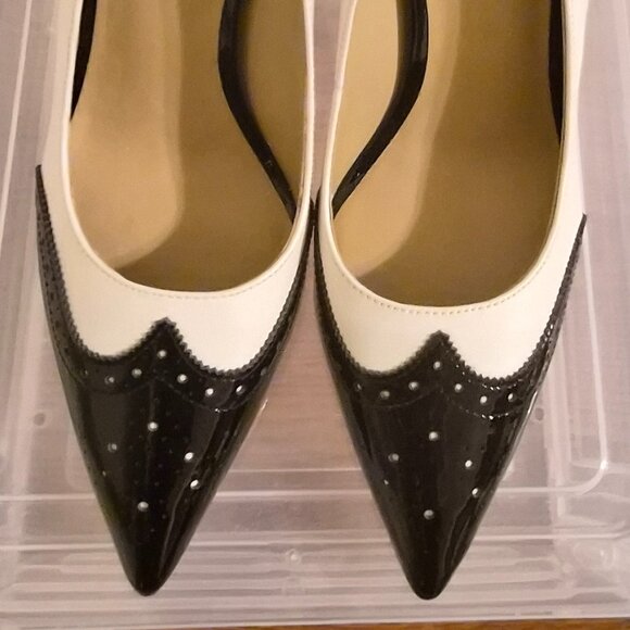 Ralph Lauren Pumps, Size 9B, White/Black Patent, All Leather - Picture 12 of 13
